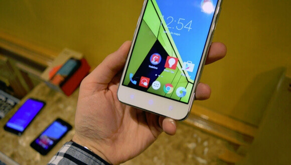 Vodafone Smart Ultra 6 telefon